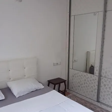 Lara Apartments *
